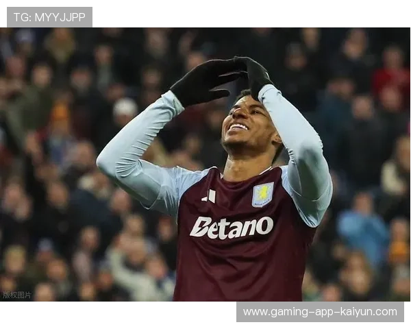 西甲巴萨亚马尔禁区挑射潇洒破网，完美展示锋线艺术